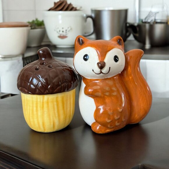 Boston Warehouse Other - Woodland Friends Squirrel, Acorn Salt & Pepper Shakers